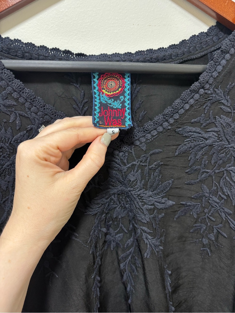 Johnny Was Embroidered Tunic Top Black Floral S - Picture 2 of 8